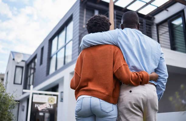 Private Mortgage Lenders vs. Banks: What’s the Difference?