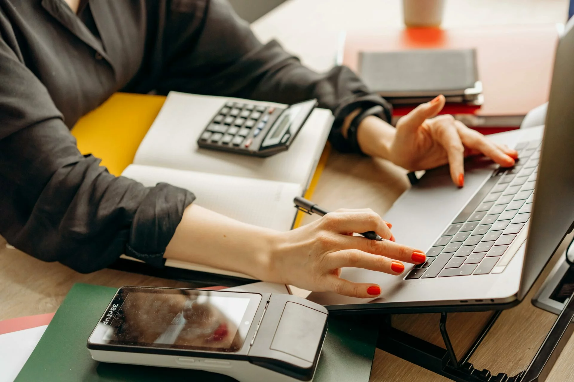 Women Calculating home Equity